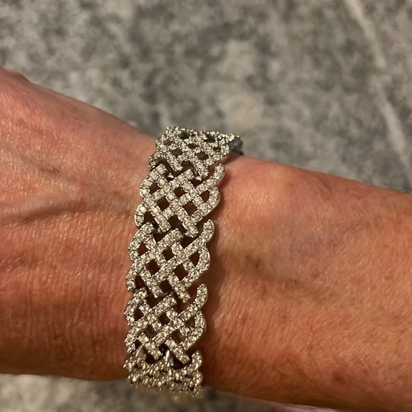 SWAROVSKI- worn once for wedding - basketweave clasp bracelet - Picture 3 of 8